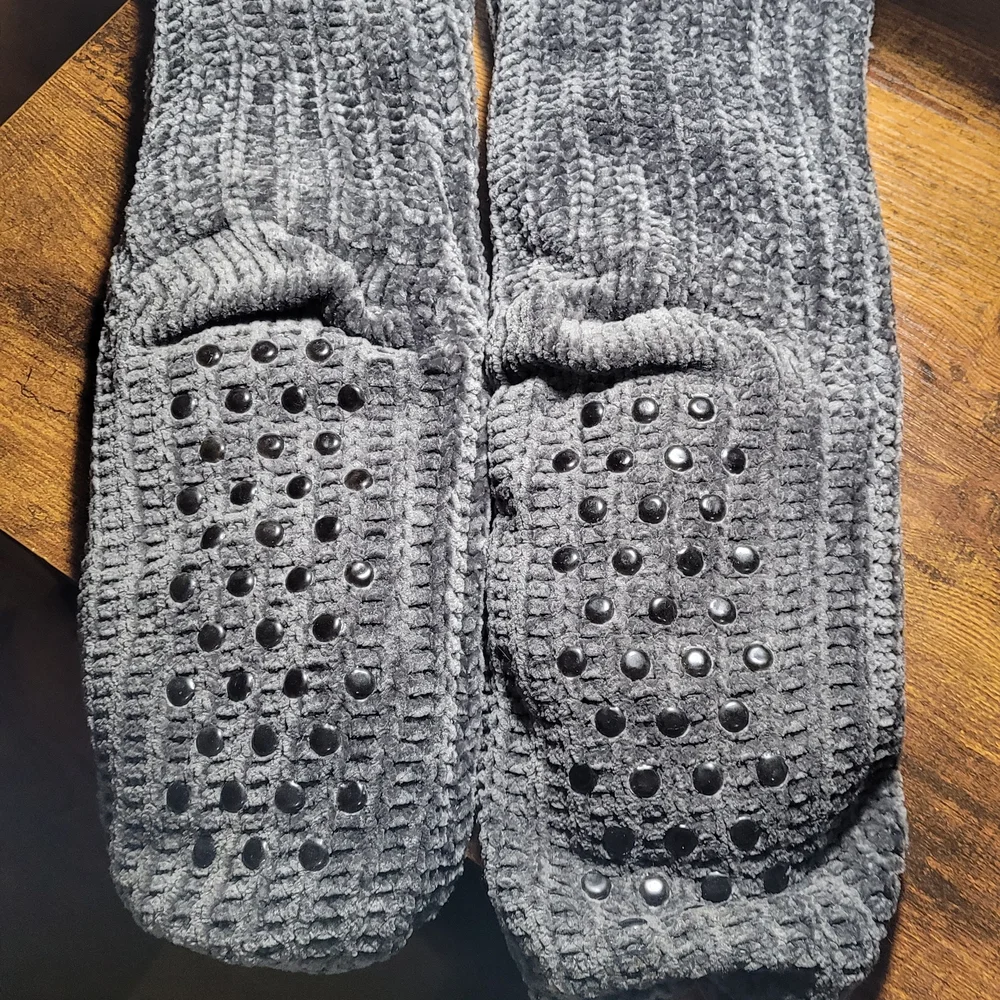 Gray Cozy Knit Slipper Sock Booties OS Fits Most